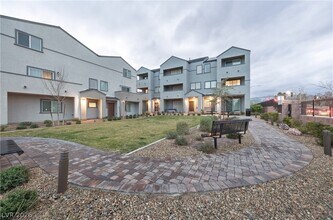 3541 Grigio St in Las Vegas, NV - Building Photo - Building Photo