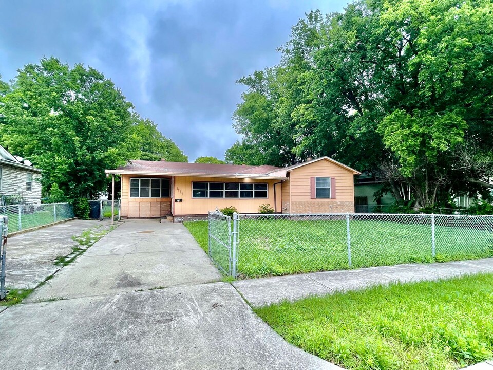 2207 Davis Dr in Killeen, TX - Building Photo