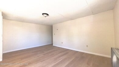 86 Lee Park Ave in Hanover, PA - Building Photo - Building Photo