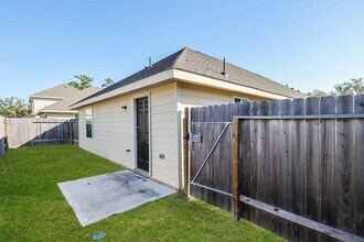 8723 Lar Ree Oaks Cir in Houston, TX - Building Photo - Building Photo