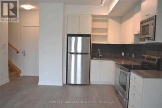 155-155 Downsview Park Blvd in Toronto, ON - Building Photo - Building Photo