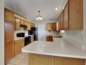 7457 Kidwell Dr in Indianapolis, IN - Foto de edificio - Building Photo