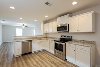 325 Noble Ln in Pendleton, SC - Building Photo - Building Photo