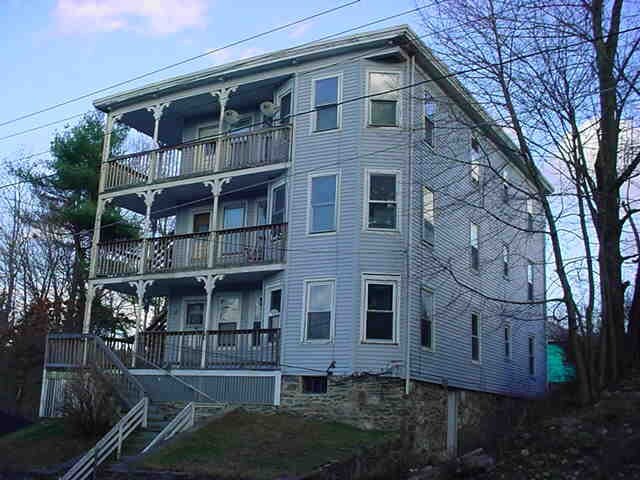 15 Chestnut St in Southbridge, MA - Building Photo