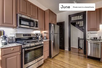 Private bedroom in 3 bed/2 bath Home in Washington, DC - Building Photo - Building Photo