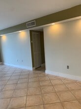9310 Fontainebleau Blvd, Unit 515 in Miami, FL - Building Photo - Building Photo