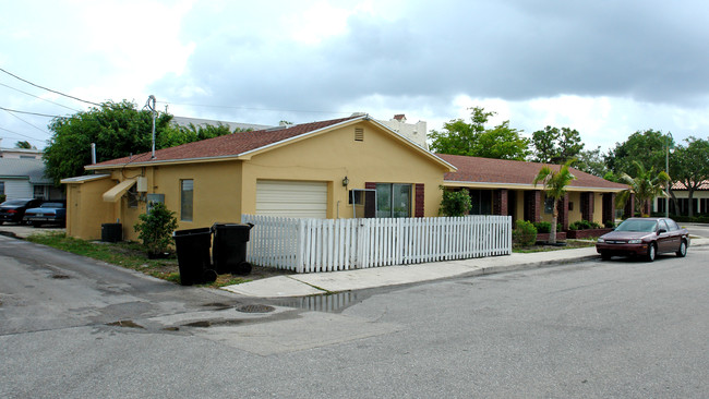 301 N Federal Hwy in Lake Worth, FL - Building Photo - Building Photo