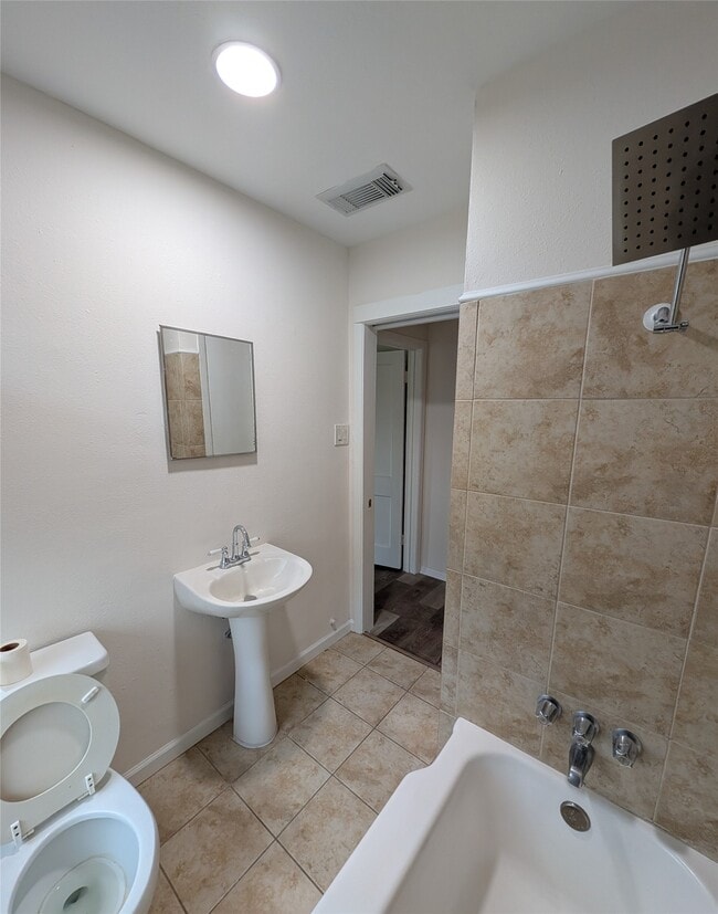 4110 Ella Blvd in Houston, TX - Building Photo - Building Photo