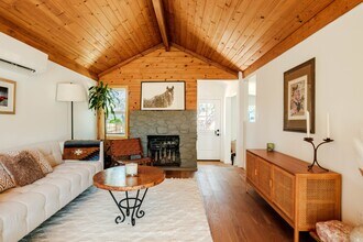 19777 Grand View Dr in Topanga, CA - Building Photo - Building Photo