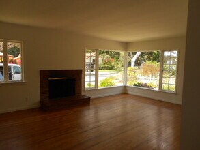 10842 Oregon Ave in Culver City, CA - Building Photo - Building Photo