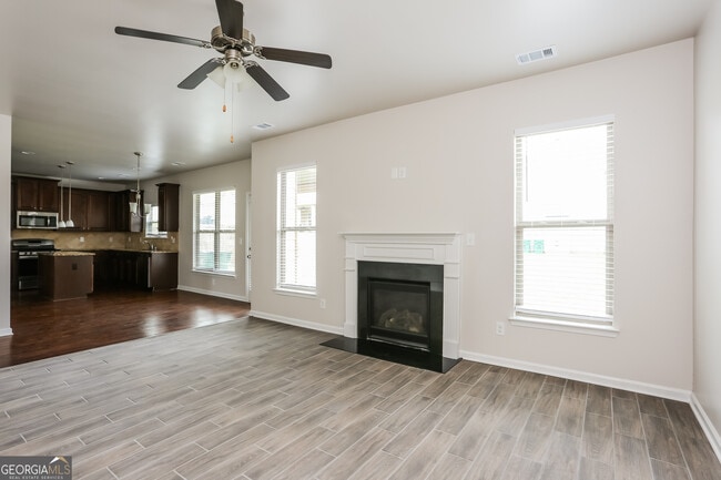 12185 Centerra Dr in Hampton, GA - Building Photo - Building Photo