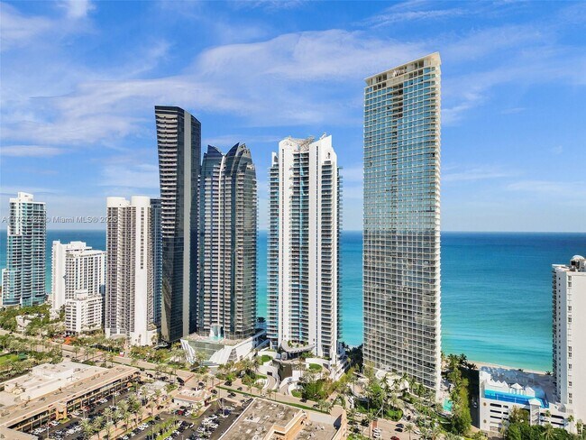 17001 Collins Ave in Sunny Isles Beach, FL - Building Photo - Building Photo