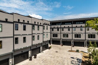 2000 S Hamilton Rd in Nashville, TN - Building Photo - Building Photo