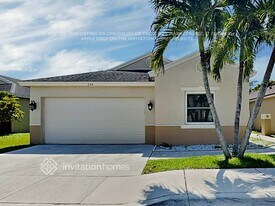 224 W Riverbend Dr in Sunrise, FL - Building Photo