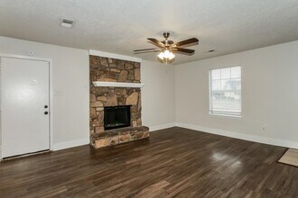 4696 Crestfield Rd in Millington, TN - Building Photo - Building Photo