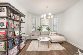 911 N Campbell Ave in Chicago, IL - Building Photo - Building Photo