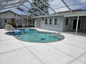 2210 Bayou Dr in Holiday, FL - Building Photo