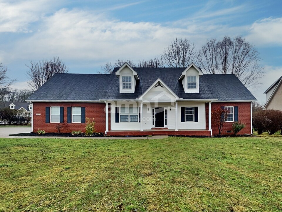 807 Stewart Valley Dr in Smyrna, TN - Building Photo