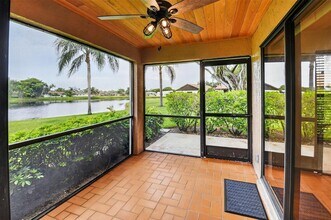 73 Via de Casas Norte in Boynton Beach, FL - Foto de edificio - Building Photo