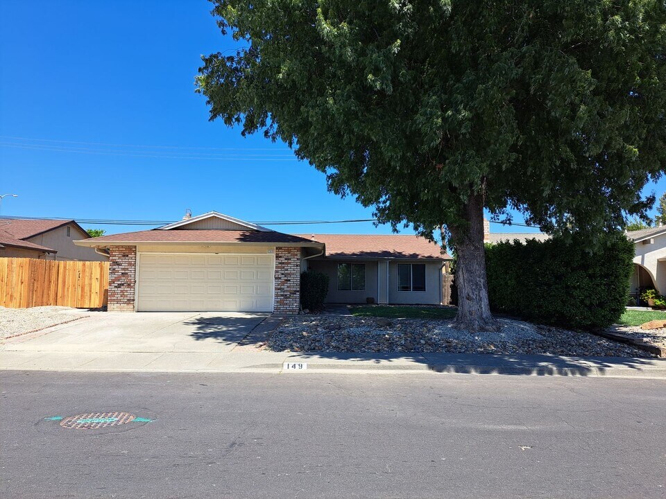 149 Jennifer Ln in Vacaville, CA - Building Photo