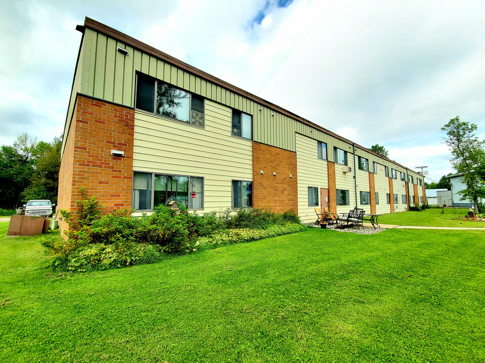 Condor Apartments - Section 8 community in Bigfork, MN - Foto de edificio