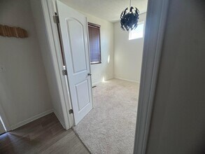 1375 Theodore Dr in Lockbourne, OH - Building Photo - Building Photo