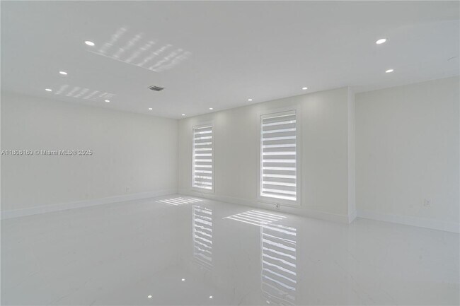10722 SW 77th Ave in Pinecrest, FL - Building Photo - Building Photo