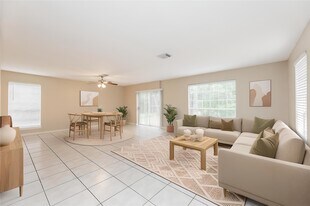 1932 Avenue B in Katy, TX - Building Photo