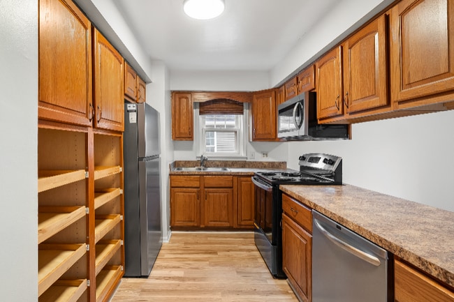 423 Cornell Dr in Battle Creek, MI - Foto de edificio - Building Photo