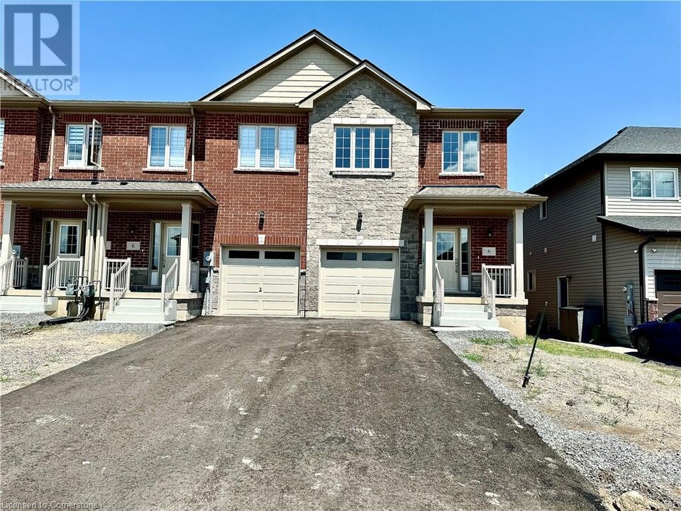 6 Harmony Wy in Thorold, ON - Building Photo