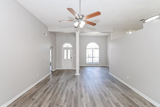 5602 Lakefront Dr in Horn Lake, MS - Building Photo - Building Photo