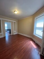 125 Manhattan Ave, Unit 1 in Jersey City, NJ - Building Photo