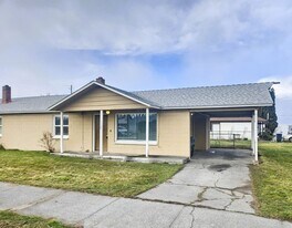 1104-1106 S Grand Dr in Moses Lake, WA - Building Photo