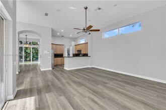 558 NW 118th Ave in Coral Springs, FL - Building Photo - Building Photo