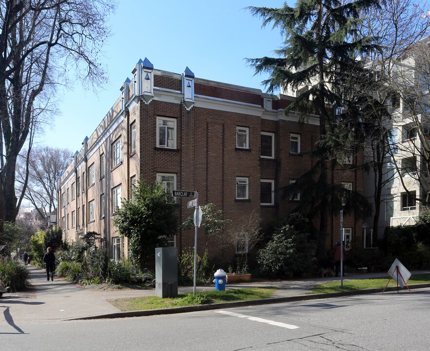 The Plaza in Vancouver, BC - Building Photo