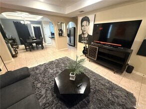 1803 Bronze in Pharr, TX - Building Photo - Building Photo