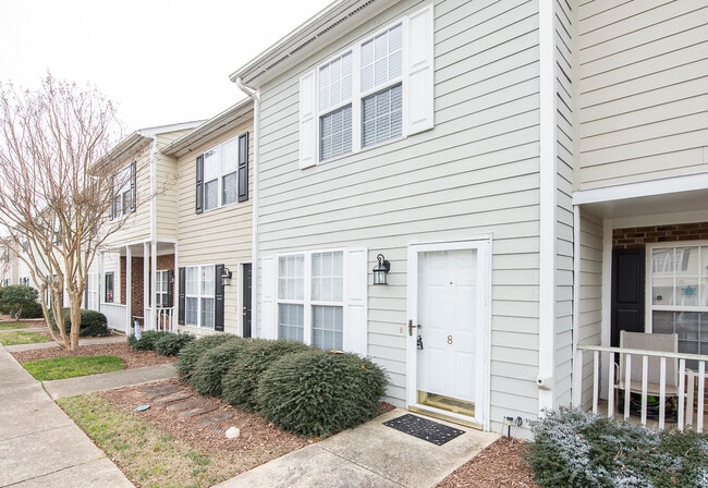 8 Cheltenham Dr in Clayton, NC - Building Photo - Building Photo