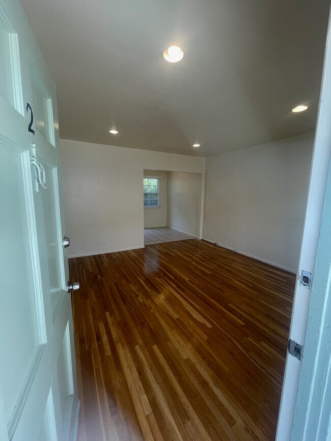 1242 Harvard St in Santa Monica, CA - Building Photo - Building Photo