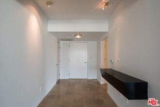 13600 Marina Pointe Dr in Marina Del Rey, CA - Foto de edificio - Building Photo