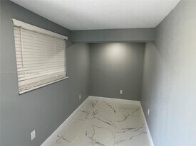 1221 NE 210th Terrace in Miami, FL - Building Photo