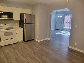 4130 Chelten Ave in Kalamazoo, MI - Foto de edificio - Building Photo