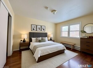 65 Donna Dr in New Haven, CT - Building Photo - Building Photo