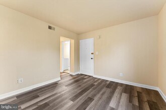 6180 Greenwood Dr in Falls Church, VA - Building Photo - Building Photo