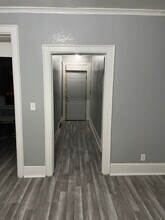 1829 W Wright St, Unit Lower duplex in Milwaukee, WI - Foto de edificio - Building Photo