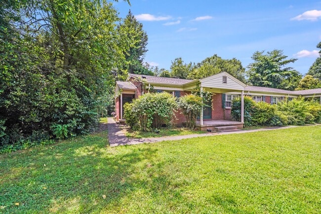 property at 405-B W Harvie Ave