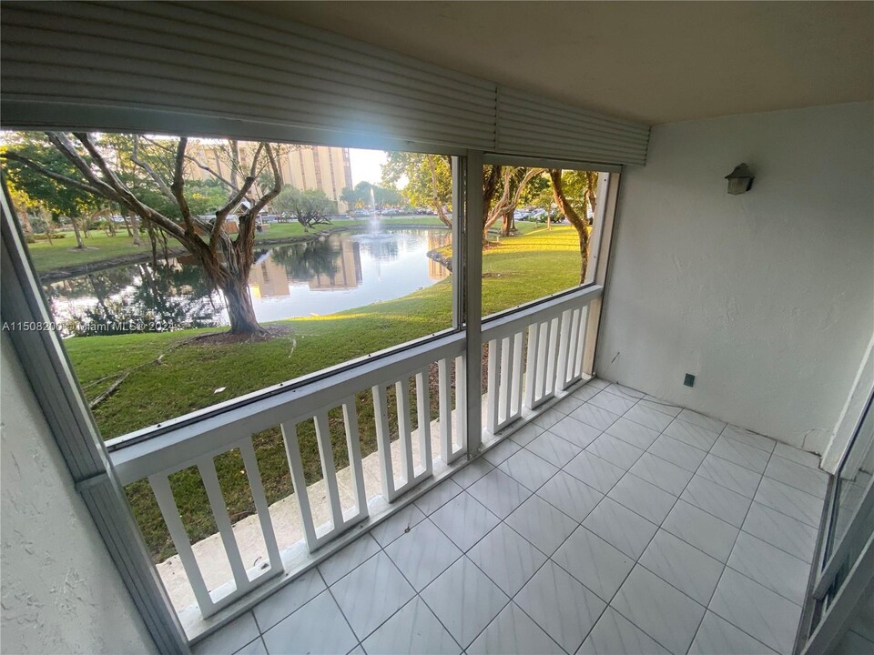 7031 Environ Blvd, Unit 122 in Lauderhill, FL - Building Photo