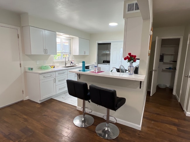 property at 1522 Day Ave