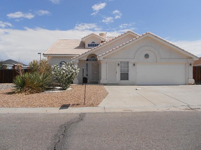 15 Pinon Ave in Los Lunas, NM - Building Photo - Building Photo