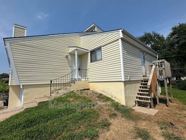1909 N 75th Terrace in Kansas City, KS - Building Photo - Building Photo