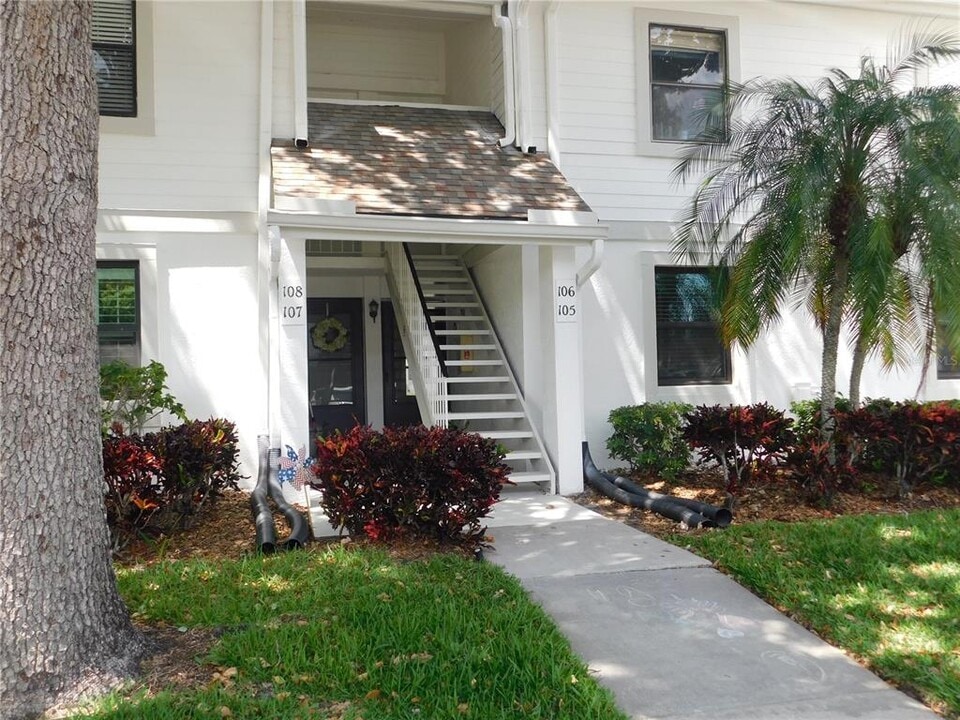 105 Windward Pl in Oldsmar, FL - Building Photo